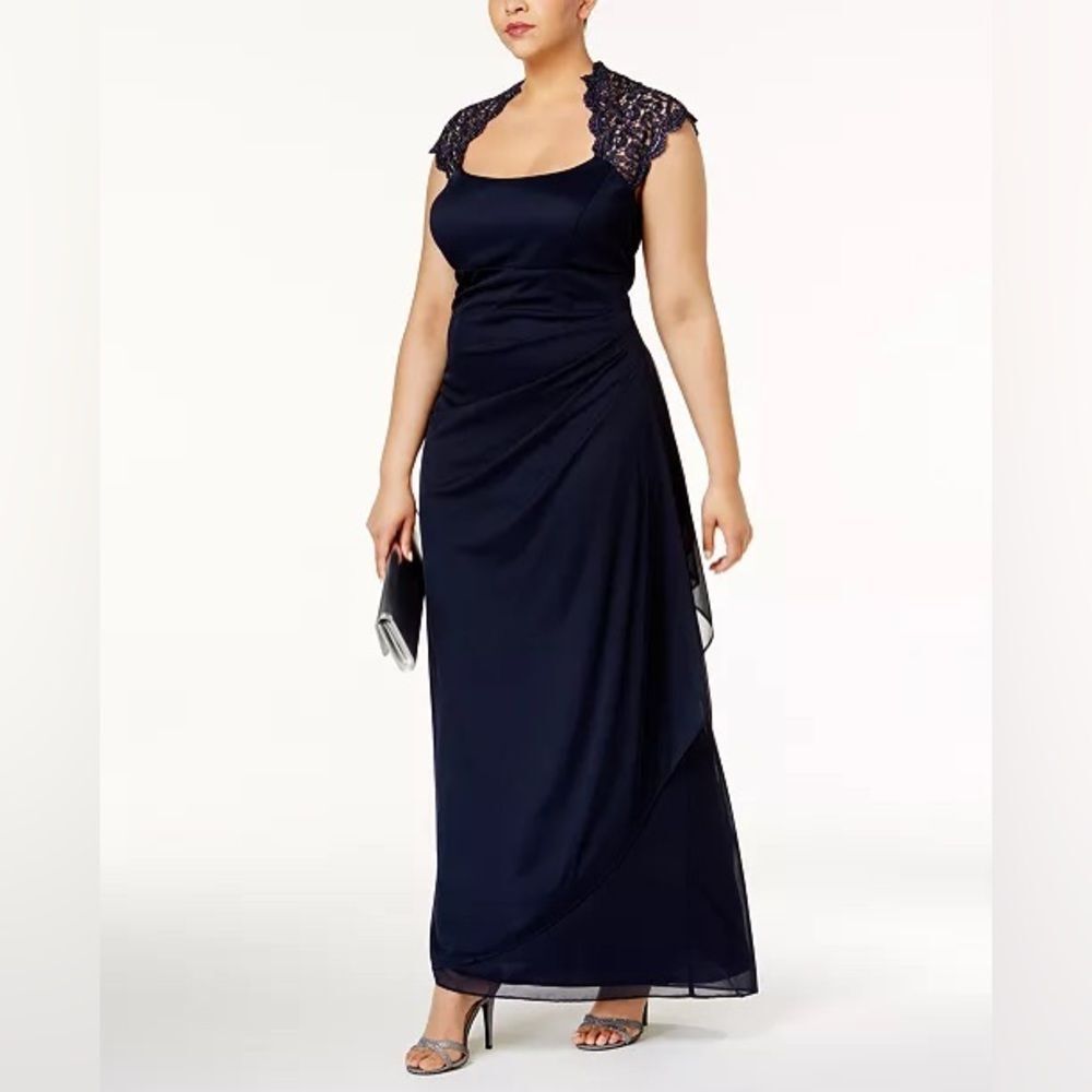 NWT XSCAPE | Navy Blue Ruched Formal Lace Gown 12P
